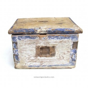 Wooden alms box polychrome