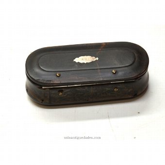 Antique Small copal snuff box