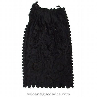 Apron decorated with beads