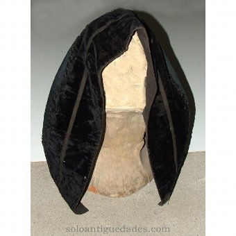 Leon traditional Mantilla