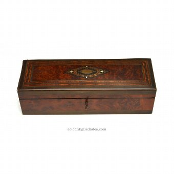 Veneered box with flowers inside