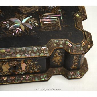Antique Eastern Antigua collection box