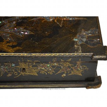 Antique Collection box decorated with birds