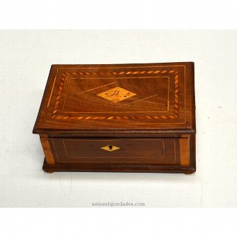 Antique Jewellery Case engraved with the letter H