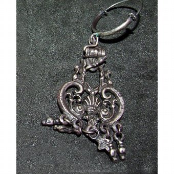 Antique Silver earrings Vincos type