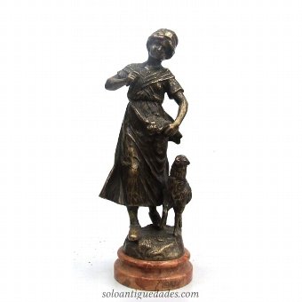 Bronze sculpture shepherdess