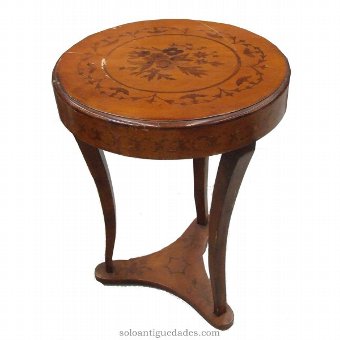 Wooden pedestal decorated with marquetry