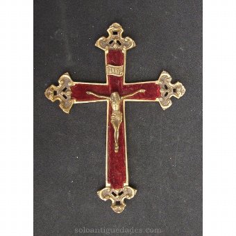 Gilt bronze crucifix with velvet inside