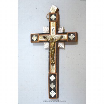 Wooden crucifix with Christ in bronze pearl