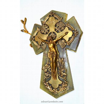 Crucifix Onyx on board