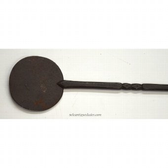 Antique Pala flat cooking cone-shaped top