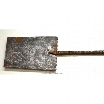 Antique Kitchen shovel with straight blade and a lobulated