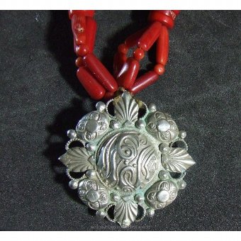 Antique Coral and silver necklace