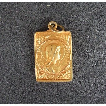 Antique Gold Medal. Mariano Worship