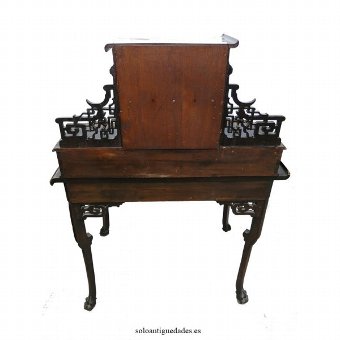 Antique Beautiful Chippendale style desk