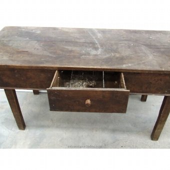 Antique Antique dining table