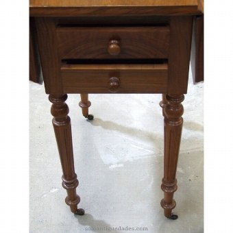 Antique Pembroke table with two drawers
