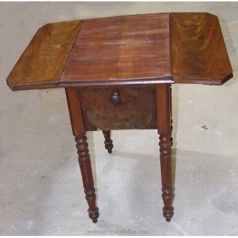 Antique Pembroke table folding door