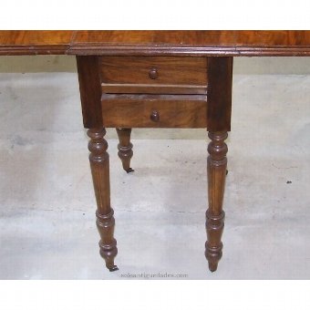 Antique Small table Pembroke