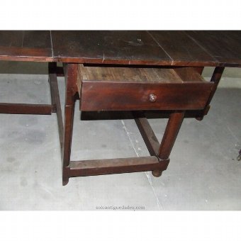 Antique Style dining table English
