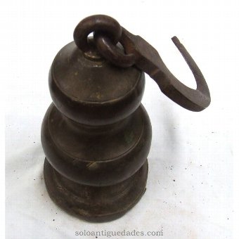 Antique Iron weight shaped curves