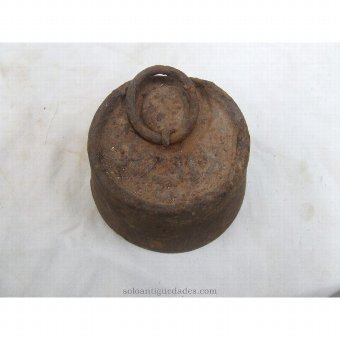 Antique 2kg weight made of iron