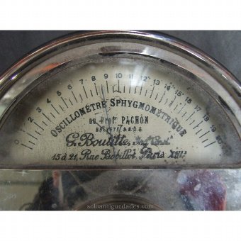 Antique Oscillometric sphygmomanometer teacher-Pachon