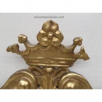 Antique Cornucopia with crown-shaped crest