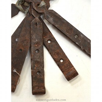Antique Iron simple hinges decorated