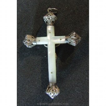 Antique Pearl Cross with circular arms