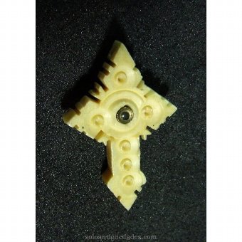 Antique Latin cross pointed