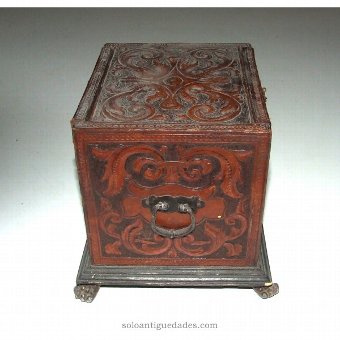 Antique Wooden box for storing cigarettes
