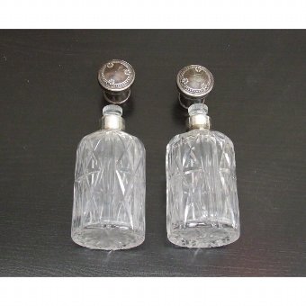 Antique Couple Glass Sachet