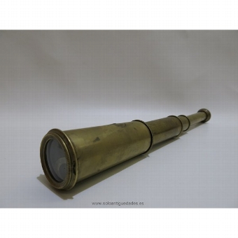 Spyglass with five bodies