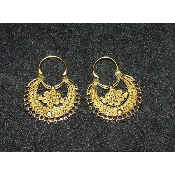 Antique Pair of gold earrings