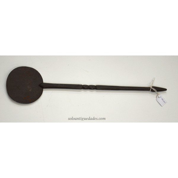 Antique Pala flat cooking cone-shaped top