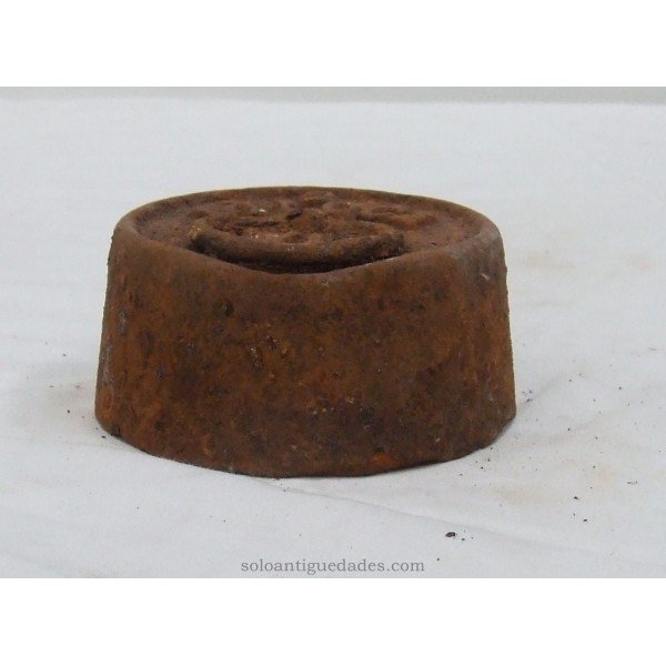Iron weight with cylindrical