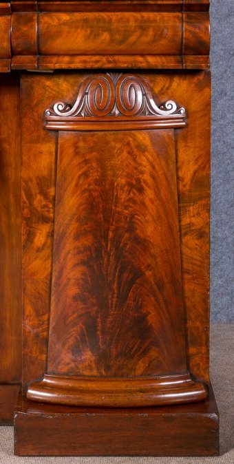 Antique Good Quality 19th.C. Mahogany Sideboard