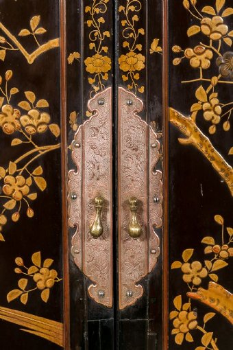 Antique Superb Chinoiserie Cabinet