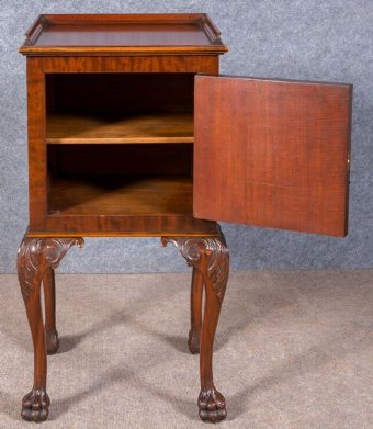 Antique Good Quality Mahogany Bedside Cabinet