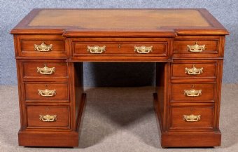 Antique Good Quality Antique Mahogany Pedestal Desk