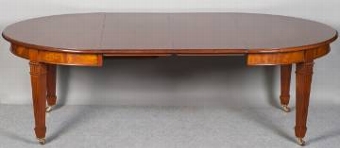 An extending dining table