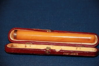 amber & gold cigarette holder