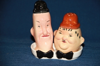 Novelty Laurel & Hardy cruet set.