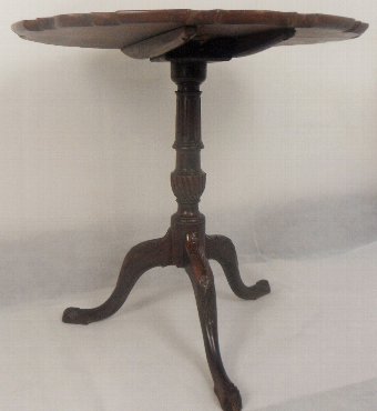 Antique Georgian tilt top pedestal table pie crust edge