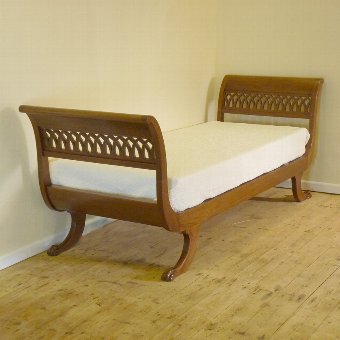 Antique Fine Mid-20th Century Day Bed – WDB2