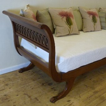 Antique Fine Mid-20th Century Day Bed – WDB2