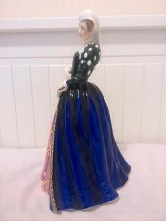 Antique Royal Doulton, Mary Queen of Scots (HN3142)