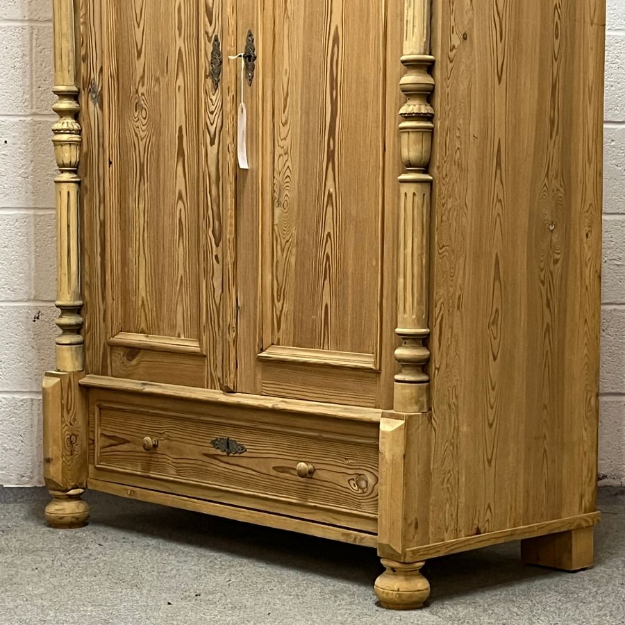 Antique Small Old Pine 2 Door Wardrobe With Columns And Bottom Drawer (W2608D)