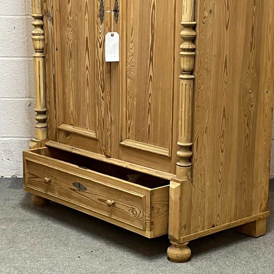 Antique Small Old Pine 2 Door Wardrobe With Columns And Bottom Drawer (W2608D)